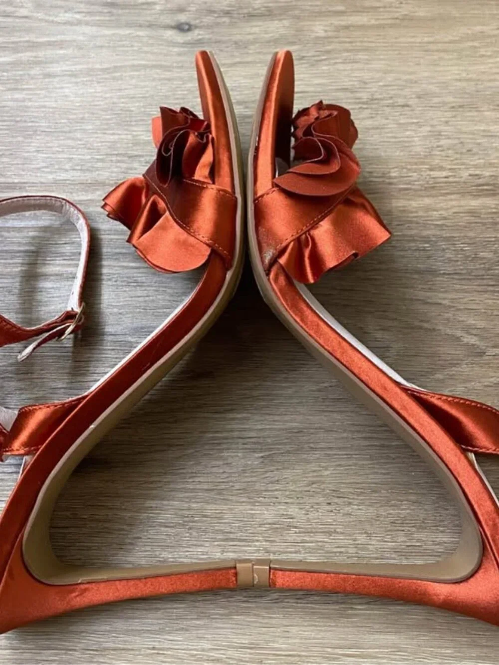 Chinese Laundry Rust Satin Ruffle Toe Ankle Strap Heels Size 9 ~ 4” Stiletto Dre